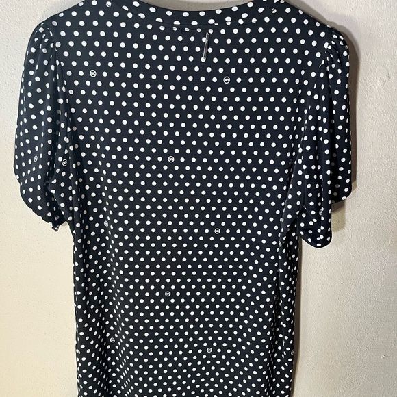 MICHAEL Michael Kors Top Black/Black Wh Size M Short Sleeve Top sleeve detail. - Picture 2 of 4